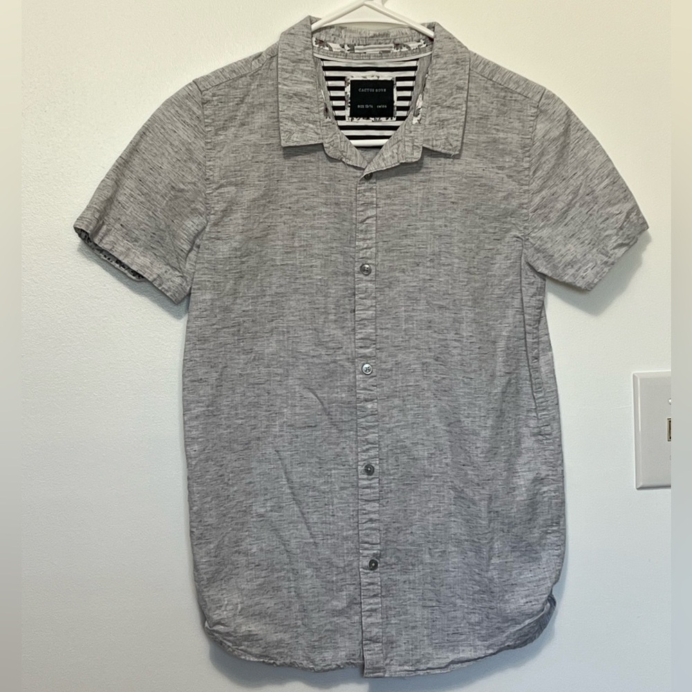 Heathered grey boys button down shirt size 13/14